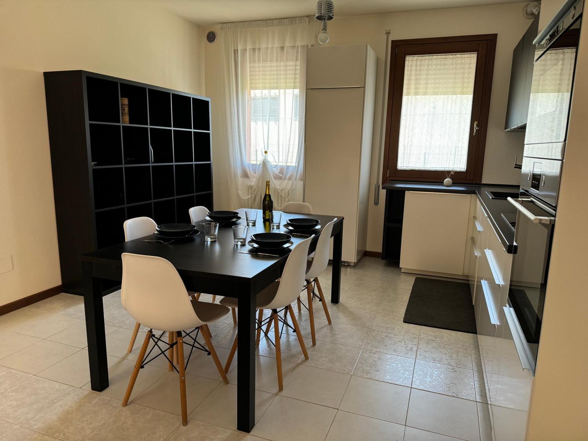 Vittoria - Near Outlet *